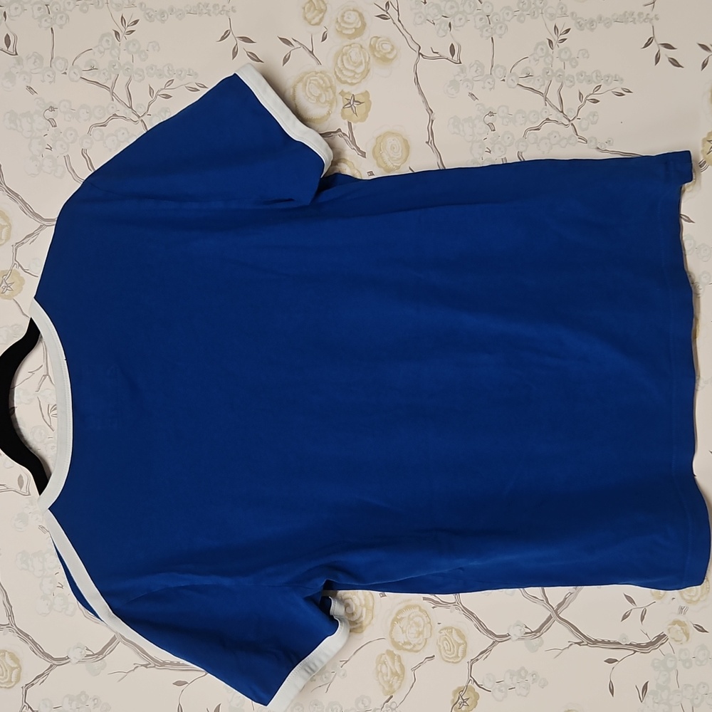 Blue V-Neck T-Shirt with White Lion Emblem - Picture 6 of 9